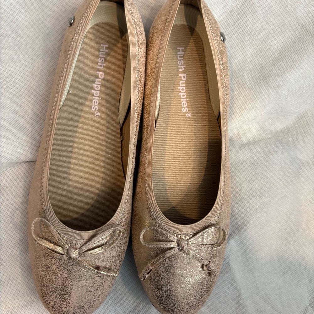Hush Puppies Girls Shimmering Beige Ballet Flats in Rose Gold